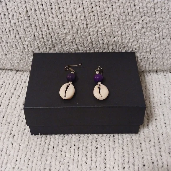 Cowrie Shell and Purple Bead Statement 3-piece Set - Picture 3 of 4